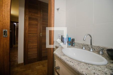 Apartamento à venda com 144m², 4 quartos e 2 vagas Apartamento à venda com 144m², 4 quartos e 2 vagasBanheiro Social