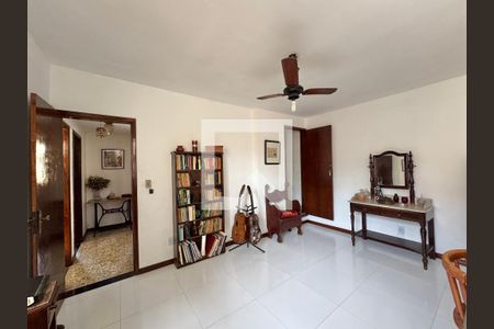 Casa de condomínio à venda com 182m², 4 quartos e 3 vagasSala - Segundo andar