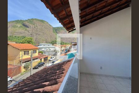 Casa de condomínio à venda com 182m², 4 quartos e 3 vagasTerraço