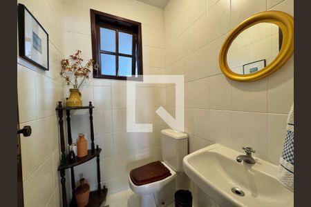 Casa de condomínio à venda com 182m², 4 quartos e 3 vagasLavabo