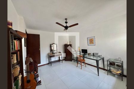 Casa de condomínio à venda com 182m², 4 quartos e 3 vagasSala - Segundo andar
