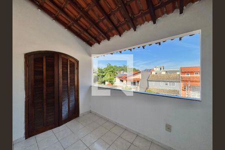 Casa de condomínio à venda com 182m², 4 quartos e 3 vagasTerraço
