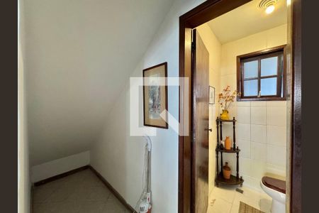 Casa de condomínio à venda com 182m², 4 quartos e 3 vagasCorredor