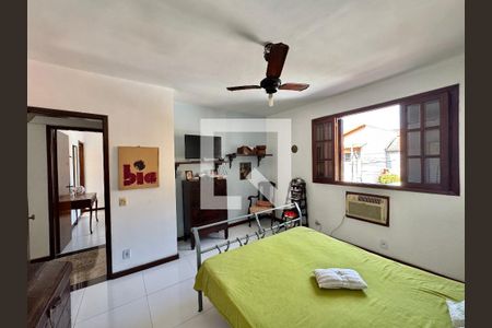 Casa de condomínio à venda com 182m², 4 quartos e 3 vagasQuarto 1