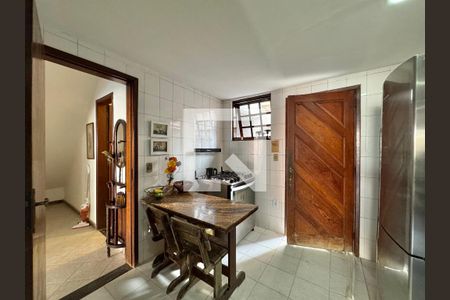 Casa de condomínio à venda com 182m², 4 quartos e 3 vagasCozinha