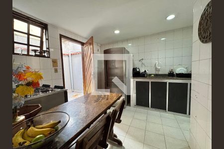 Casa de condomínio à venda com 182m², 4 quartos e 3 vagasCozinha