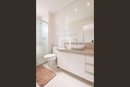 Apartamento à venda com 82m², 2 quartos e 2 vagasBanheiro da Suíte 2