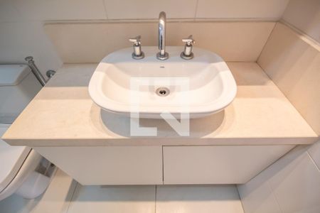 Apartamento à venda com 82m², 2 quartos e 2 vagasBanheiro da Suíte 1