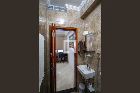 Casa à venda com 175m², 4 quartos e 2 vagas Casa à venda com 175m², 4 quartos e 2 vagasBanheiro 2