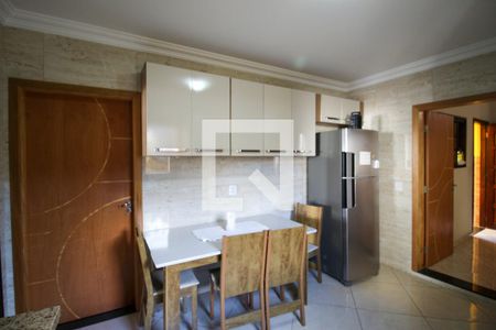 Casa à venda com 175m², 4 quartos e 2 vagas Casa à venda com 175m², 4 quartos e 2 vagasCozinha 2