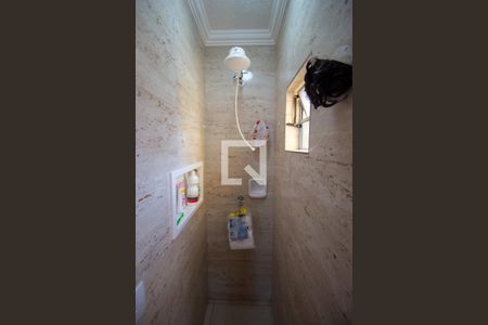 Casa à venda com 175m², 4 quartos e 2 vagas Casa à venda com 175m², 4 quartos e 2 vagasBanheiro