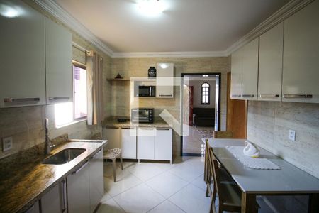 Casa à venda com 175m², 4 quartos e 2 vagas Casa à venda com 175m², 4 quartos e 2 vagasCozinha 2