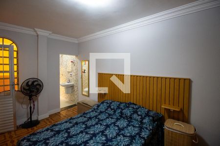 Casa à venda com 175m², 4 quartos e 2 vagas Casa à venda com 175m², 4 quartos e 2 vagasQuarto / suíte 2