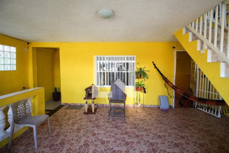 Casa à venda com 175m², 4 quartos e 2 vagas Casa à venda com 175m², 4 quartos e 2 vagasVaranda