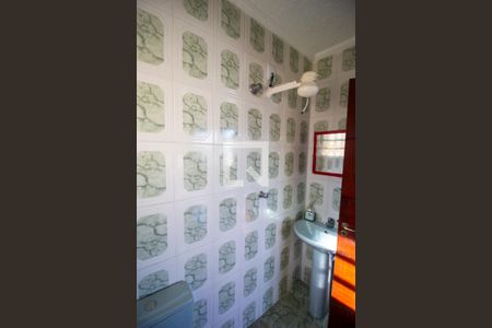 Casa à venda com 175m², 4 quartos e 2 vagas Casa à venda com 175m², 4 quartos e 2 vagasLavabo