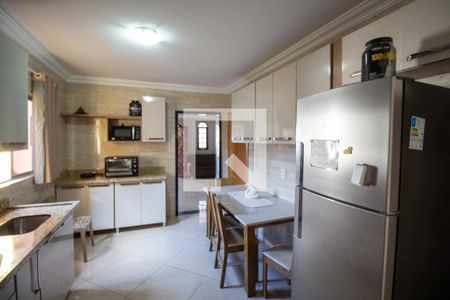 Casa à venda com 175m², 4 quartos e 2 vagas Casa à venda com 175m², 4 quartos e 2 vagasCozinha 2