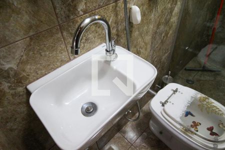 Casa à venda com 175m², 4 quartos e 2 vagas Casa à venda com 175m², 4 quartos e 2 vagasBanheiro 2