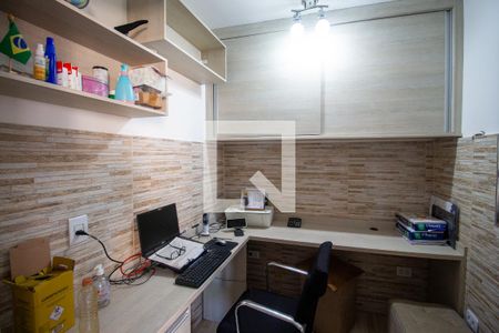 Casa à venda com 175m², 4 quartos e 2 vagas Casa à venda com 175m², 4 quartos e 2 vagasEscritório