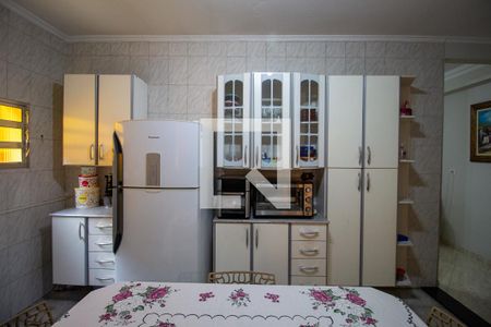 Casa à venda com 175m², 4 quartos e 2 vagas Casa à venda com 175m², 4 quartos e 2 vagasCozinha