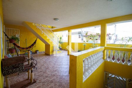 Casa à venda com 175m², 4 quartos e 2 vagas Casa à venda com 175m², 4 quartos e 2 vagasVaranda