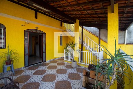 Casa à venda com 175m², 4 quartos e 2 vagas Casa à venda com 175m², 4 quartos e 2 vagasVaranda 2