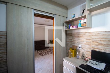 Casa à venda com 175m², 4 quartos e 2 vagas Casa à venda com 175m², 4 quartos e 2 vagasEscritório