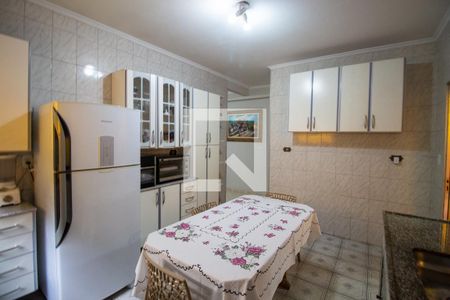 Casa à venda com 175m², 4 quartos e 2 vagas Casa à venda com 175m², 4 quartos e 2 vagasCozinha