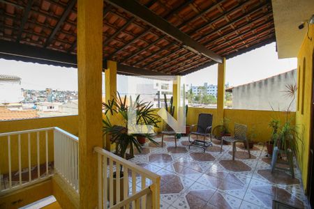 Casa à venda com 175m², 4 quartos e 2 vagas Casa à venda com 175m², 4 quartos e 2 vagasVaranda 2