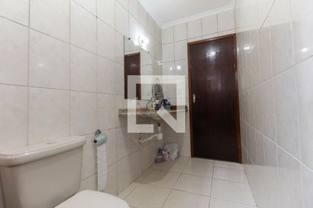 Casa à venda com 233m², 3 quartos e 3 vagas Casa à venda com 233m², 3 quartos e 3 vagasBanheiro Social 1