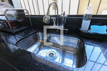 Casa à venda com 233m², 3 quartos e 3 vagas Casa à venda com 233m², 3 quartos e 3 vagasCozinha