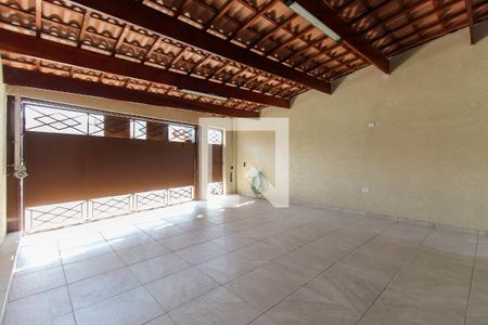 Casa à venda com 233m², 3 quartos e 3 vagas Casa à venda com 233m², 3 quartos e 3 vagasGaragem