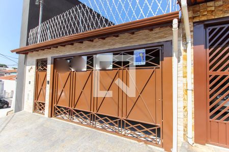 Casa à venda com 233m², 3 quartos e 3 vagas Casa à venda com 233m², 3 quartos e 3 vagasFachada