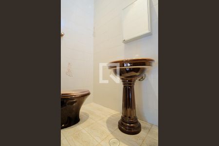 Casa à venda com 650m², 5 quartos e 4 vagasLavabo da Garagem