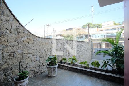 Casa à venda com 650m², 5 quartos e 4 vagasEntrada