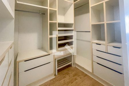 Apartamento à venda com 160m², 3 quartos e 1 vagaCloset