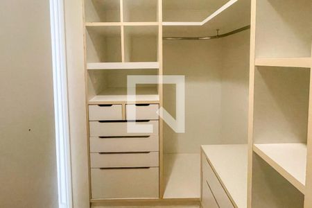 Apartamento à venda com 160m², 3 quartos e 1 vagaCloset