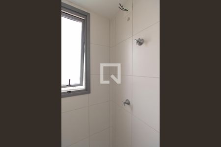 Banheiro da Suíte de apartamento para alugar com 1 quarto, 37m² em Vila Firmiano Pinto, São Paulo