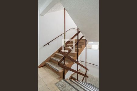 Apartamento à venda com 57m², 2 quartos e 1 vaga Apartamento à venda com 57m², 2 quartos e 1 vagaEscadas