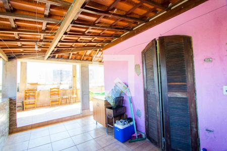 Casa à venda com 400m², 4 quartos e 3 vagasCasa 1 - Área de serviço