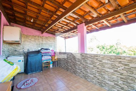 Casa à venda com 400m², 4 quartos e 3 vagasCasa 1 - Área de serviço