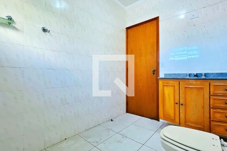Casa à venda com 195m², 3 quartos e 3 vagasBanheiro da Suíte