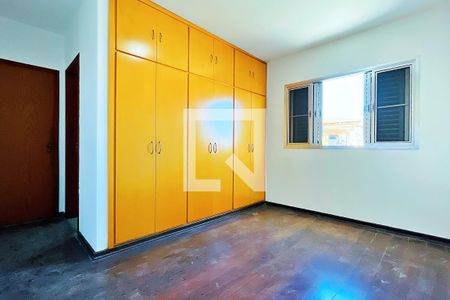 Casa à venda com 195m², 3 quartos e 3 vagasSuíte