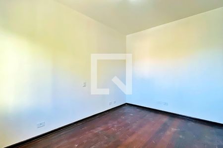 Casa à venda com 195m², 3 quartos e 3 vagasSuíte