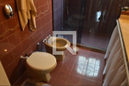 Casa de condomínio à venda com 370m², 5 quartos e 4 vagasBanheiro da Suíte