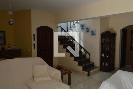 Casa de condomínio à venda com 370m², 5 quartos e 4 vagasSala