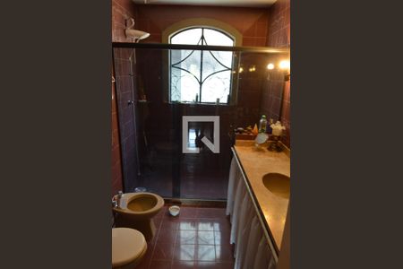 Casa de condomínio à venda com 370m², 5 quartos e 4 vagasBanheiro da Suíte