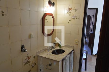 Casa de condomínio à venda com 370m², 5 quartos e 4 vagasBanheiro