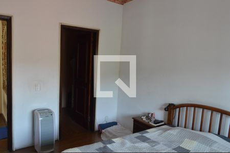 Casa de condomínio à venda com 370m², 5 quartos e 4 vagasSuíte