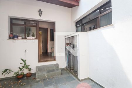 Casa de condomínio para alugar com 300m², 4 quartos e 5 vagas Casa de condomínio para alugar com 300m², 4 quartos e 5 vagasQuintal