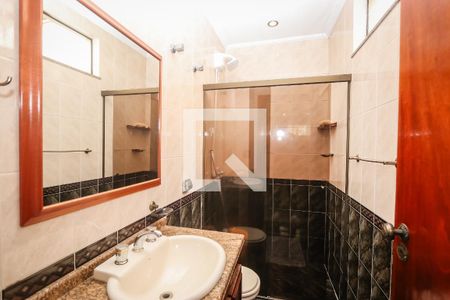 Casa de condomínio para alugar com 300m², 4 quartos e 5 vagas Casa de condomínio para alugar com 300m², 4 quartos e 5 vagasBanheiro